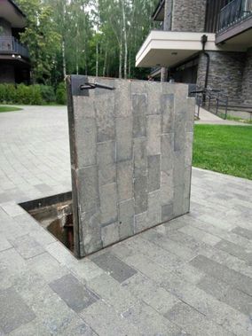 Люк под брусчатку Брус Ли Стальной 600*700 Люк под брусчатку Брус Ли Стальной 600*700