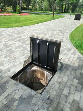 Люк под брусчатку Брус Ли Стальной 600*700 Люк под брусчатку Брус Ли Стальной 600*700